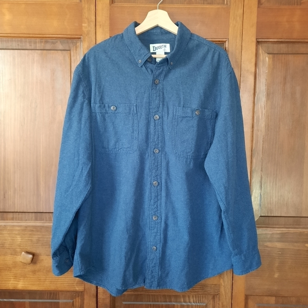 Duluth Trading Co Free Swingin' Solid Flannel Relaxed Fit Button Down Shirt